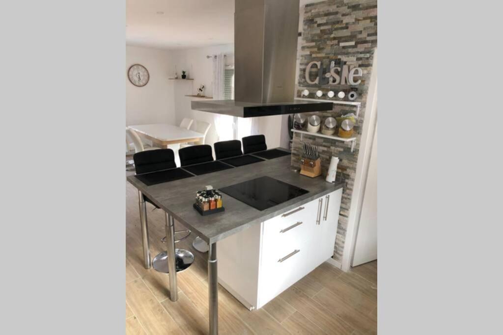 Agreable Maison Entre Bordeaux Et Le Bassin سان جون ديلاك المظهر الخارجي الصورة