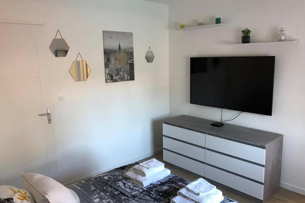 Agreable Maison Entre Bordeaux Et Le Bassin سان جون ديلاك المظهر الخارجي الصورة